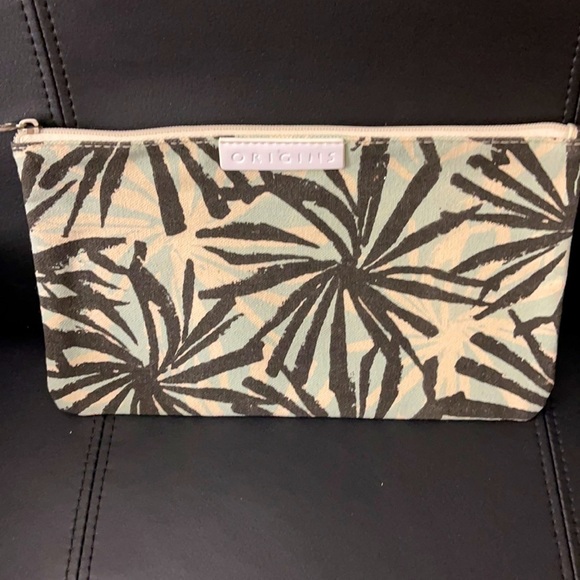 Cosmetic bag​ - Picture 1 of 4